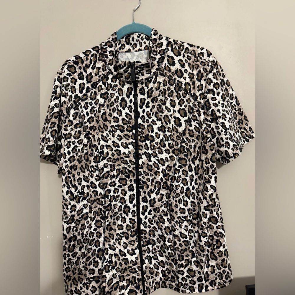 Chico’s Zenergy full zip leopard print size 3 (equals XL)